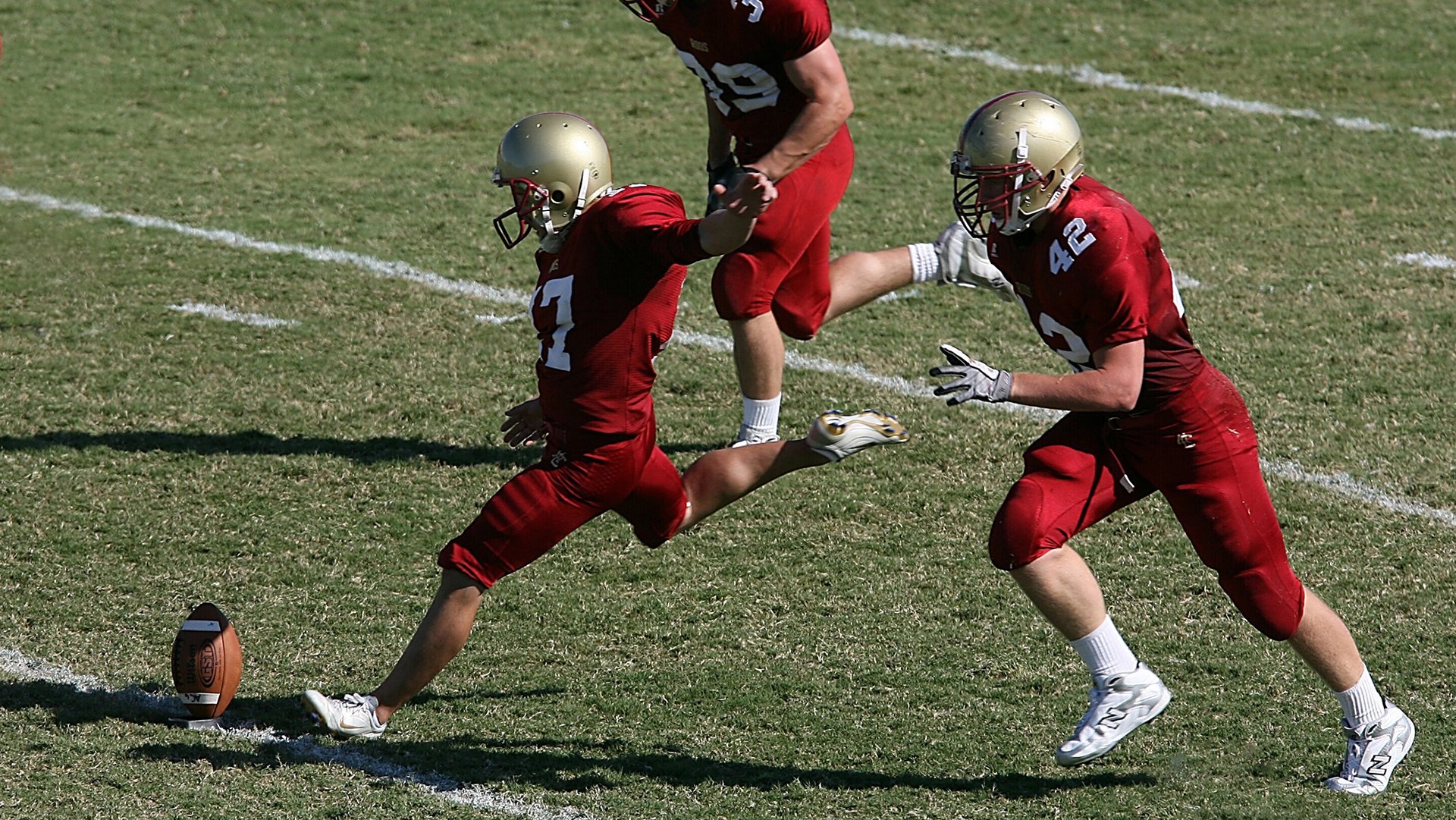 尼尔·巴特尔在比赛中的精准拦截，成袋鼠队防守利器，巴特尔硬抗奥尼尔